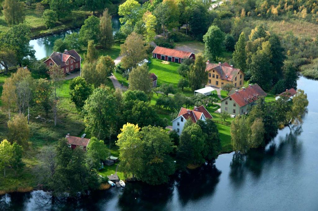 Stf Glasbruket Hostel & Apartments Borensberg Экстерьер фото